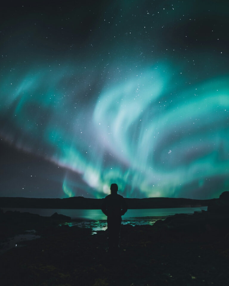 La Caza de Auroras Boreales: Un Diálogo con el Cosmos en Islandia